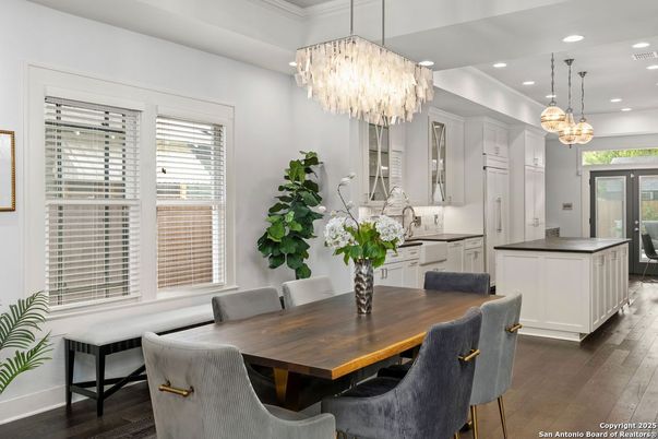 Chandelier, Dining room, Interior, Pendant Lights, Recessed Lighting, Wood Texture Flooring