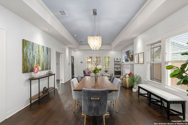 Chandelier, Dining room, Interior, Pendant Lights, Recessed Lighting, Wood Texture Flooring