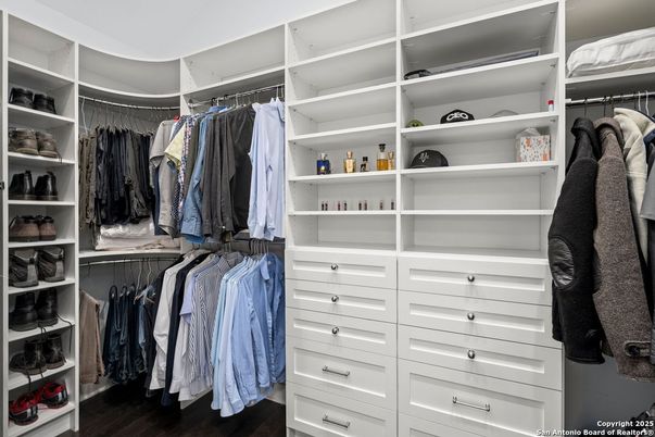 Interior, Walk-in Closets, Wood Texture Flooring