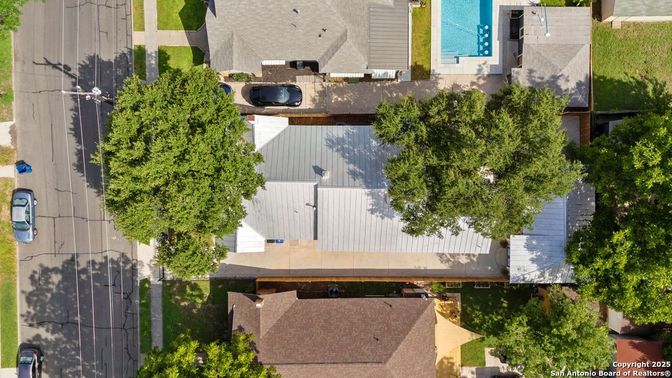 Exterior, Drone