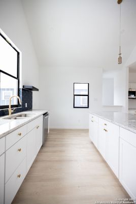 Interior, Kitchen, Pendant Lights, Wood Texture Flooring