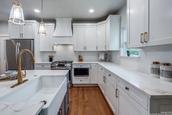 Interior, Kitchen, Pendant Lights, Recessed Lighting, Wood Texture Flooring
