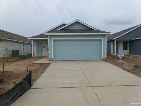 Attached, Exterior, Facade, American Craftsman