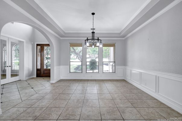 Chandelier, Empty room, Interior, Pendant Lights