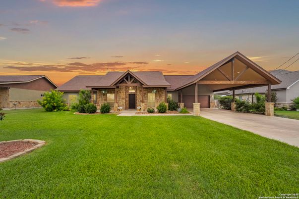Backyard, Exterior, Facade, Ranch