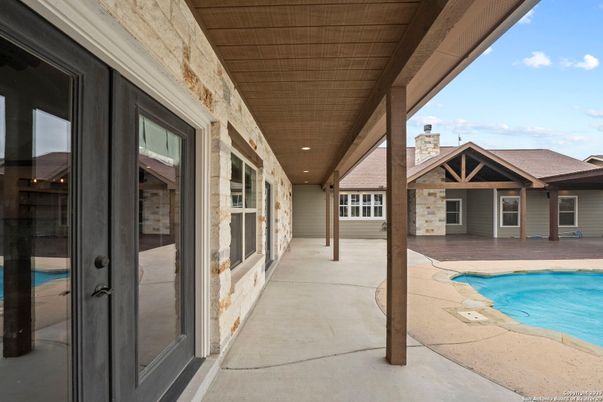 Exterior, Pool