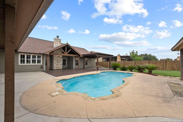 Exterior, Pool
