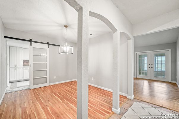 Empty room, Interior, Pendant Lights, Wood Texture Flooring