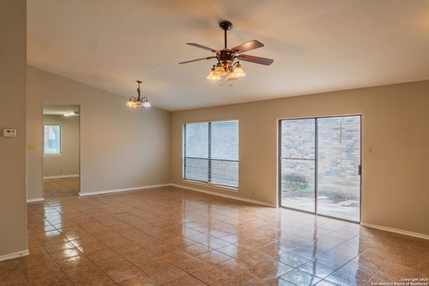 Empty room, Interior, Pendant Lights