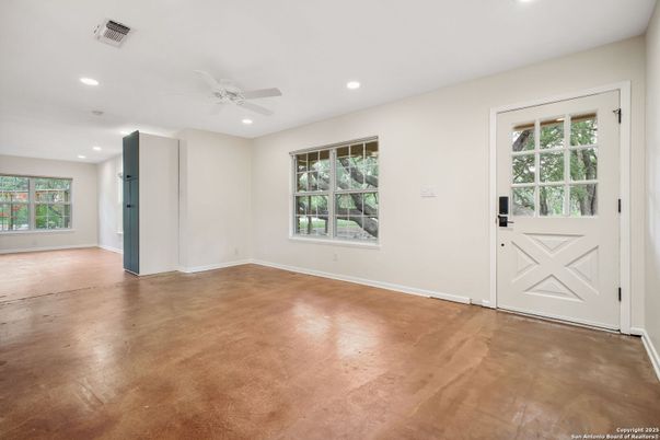 Empty room, Interior, Recessed Lighting