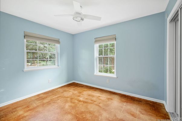 Empty room, Interior