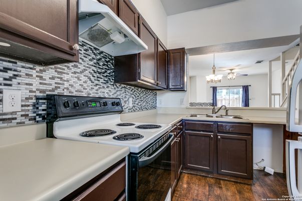 Chandelier, Interior, Kitchen, Wood Texture Flooring