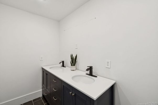 Bathroom, Dual Sink Vanities, Interior