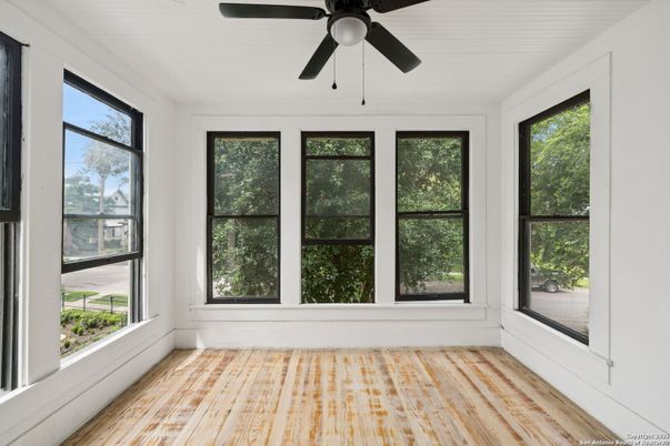 Empty room, Interior, Sun Room, Wood Texture Flooring