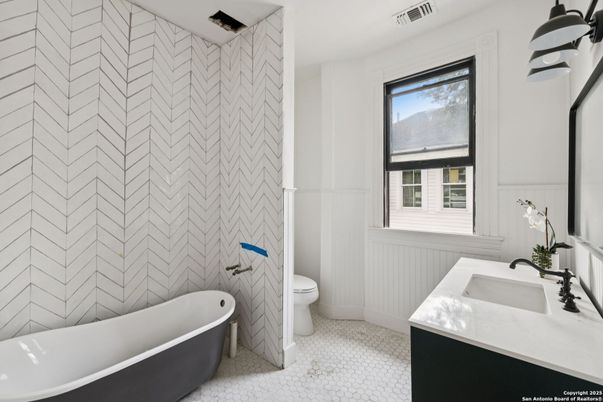 Bathroom, Free Standing Baths, Interior