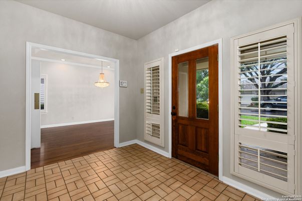 Interior, Pendant Lights, Recessed Lighting, Wood Texture Flooring