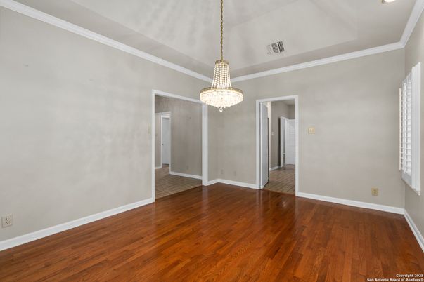 Empty room, Interior, Pendant Lights, Wood Texture Flooring