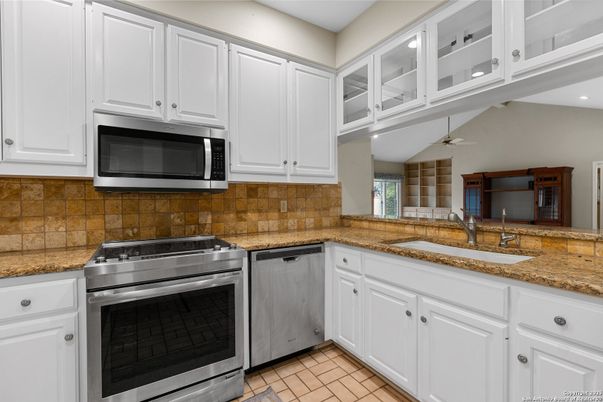 Interior, Kitchen, Stainless Steel Appliances