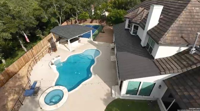 Exterior, Drone