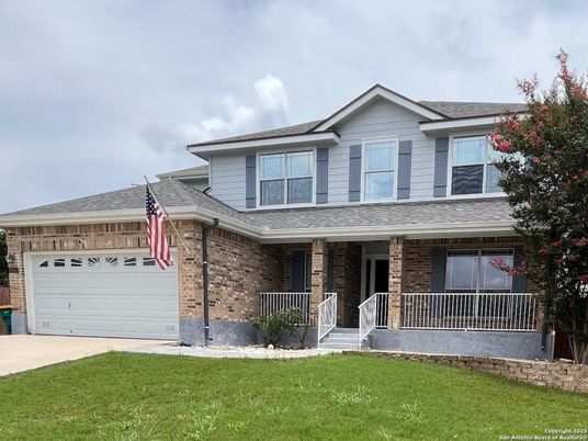 Attached, Exterior, Facade, American Craftsman
