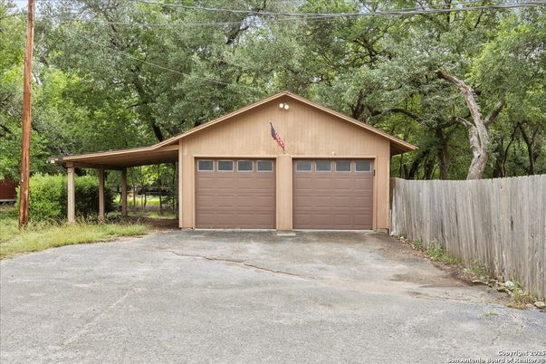 Detached Garage, Exterior
