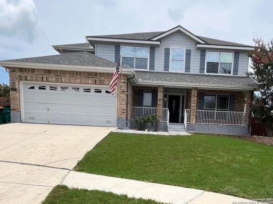Attached, Exterior, Facade, American Craftsman