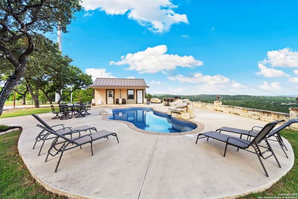 Exterior, Pool