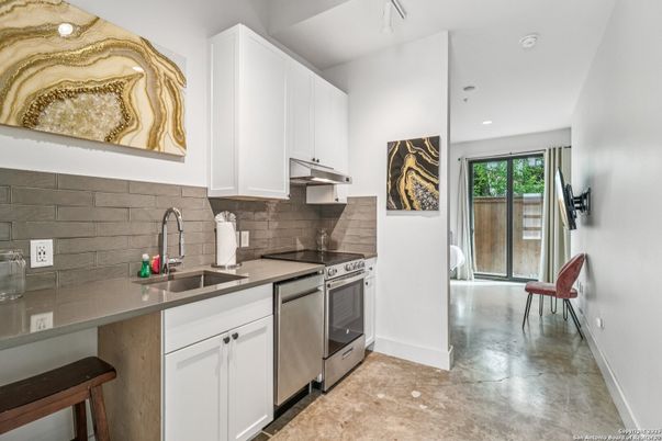 Dining room, Interior, Kitchen, Recessed Lighting, Stainless Steel Appliances