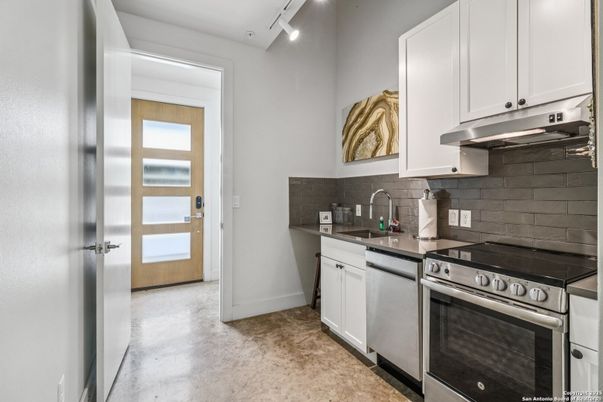 Interior, Kitchen, Stainless Steel Appliances