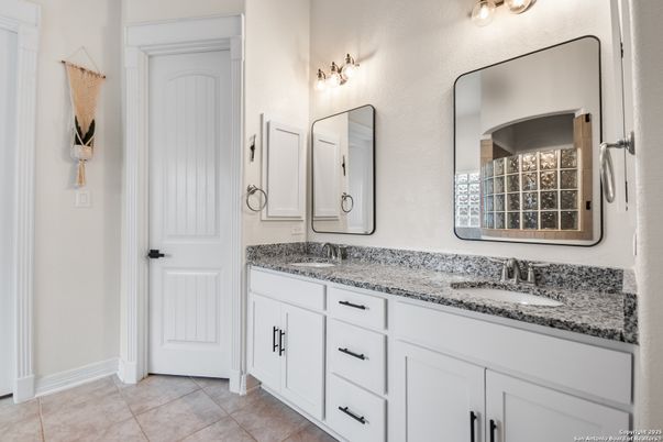 Bathroom, Dual Sink Vanities, Interior