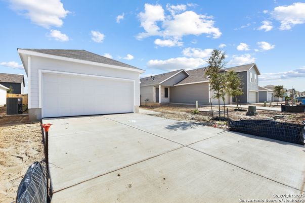 Detached Garage, Exterior