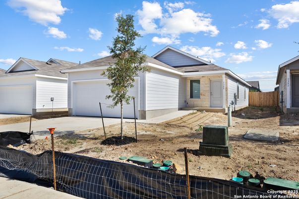 Detached Garage, Exterior