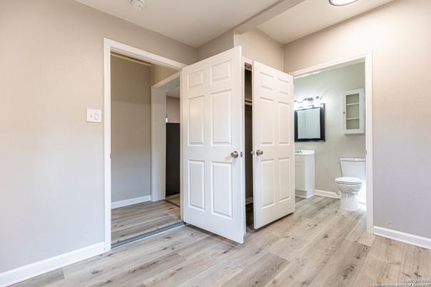 Bathroom, Interior, Recessed Lighting, Wood Texture Flooring