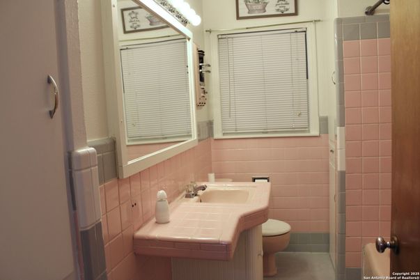 Bathroom, Interior, Tile Countertops