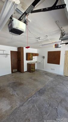 Garage, Interior