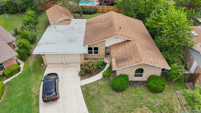 Exterior, Drone