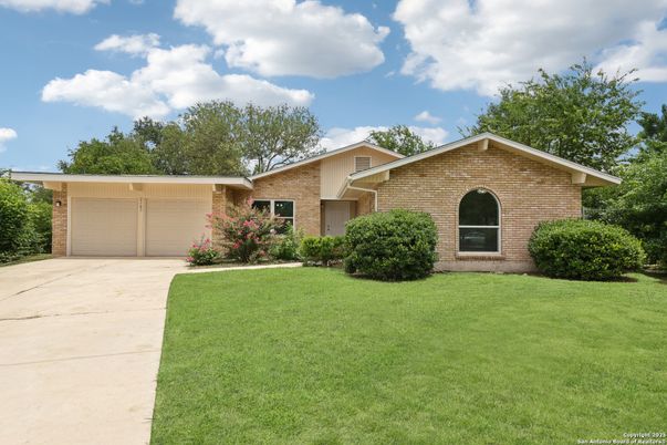 Attached, Exterior, Facade, Brick Facade, Ranch