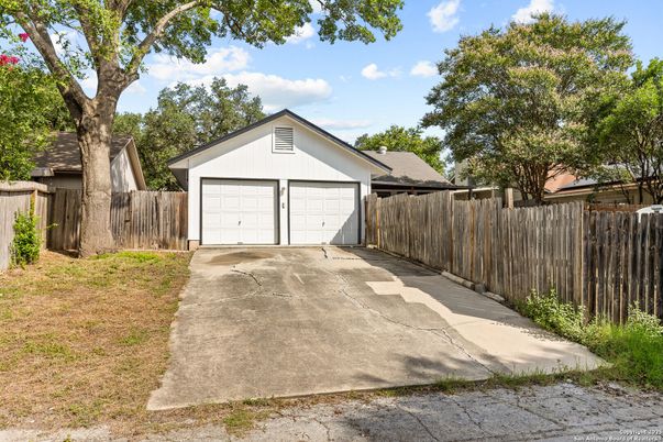 Detached Garage, Exterior