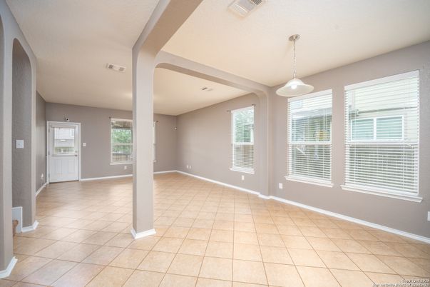 Empty room, Interior, Pendant Lights