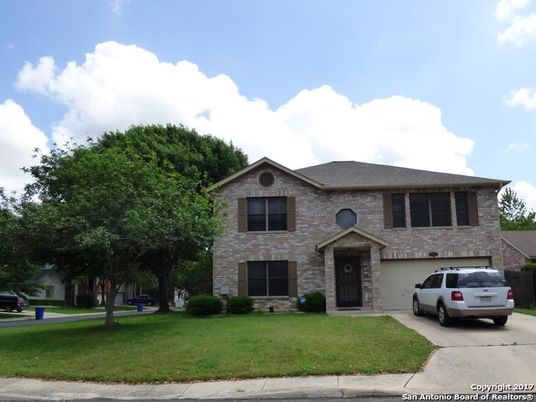 Attached, Exterior, Facade, Brick Facade, Split Level