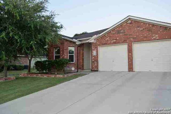 Attached, Exterior, Facade, Brick Facade, Ranch
