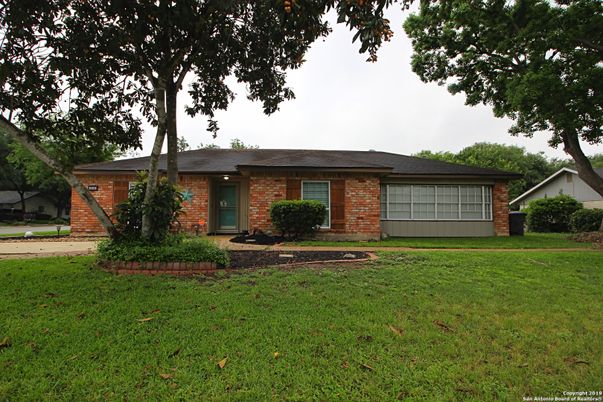Attached, Exterior, Facade, Brick Facade, Ranch