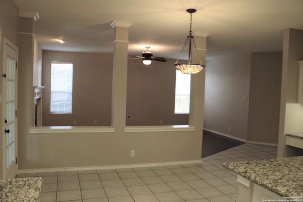 Empty room, Interior, Pendant Lights