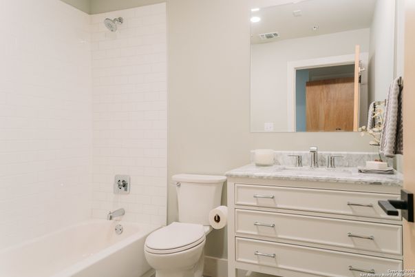 Bathroom, Interior, Recessed Lighting