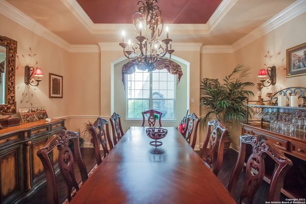 Chandelier, Dining room, Interior