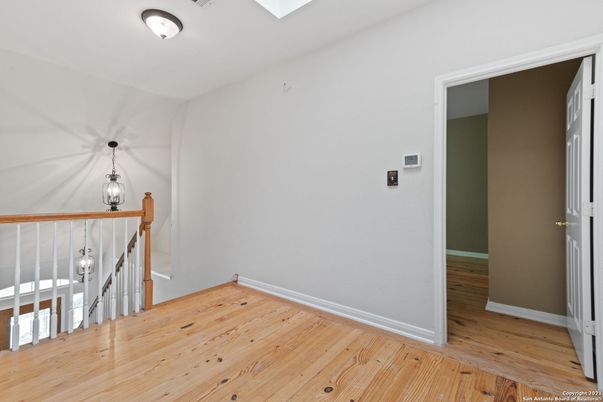 Interior, Pendant Lights, Wood Texture Flooring