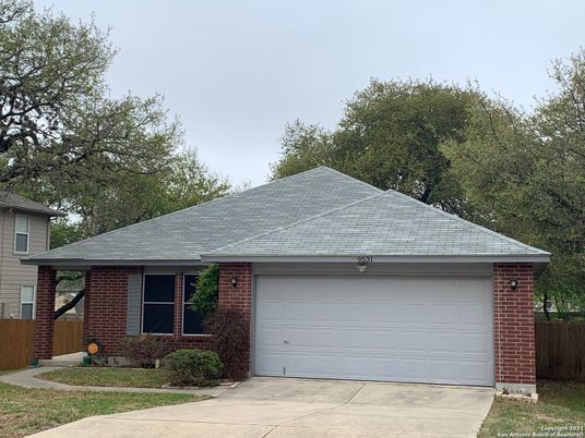 Attached, Exterior, Facade, Brick Facade, Ranch