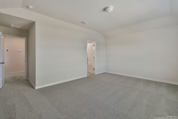 Empty room, Interior