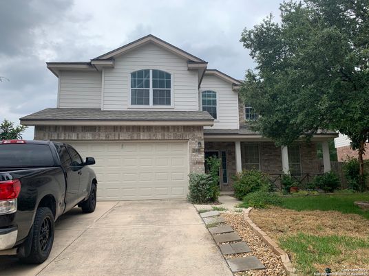 Attached, Exterior, Facade, American Craftsman