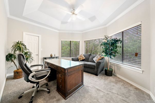 Home Office, Interior